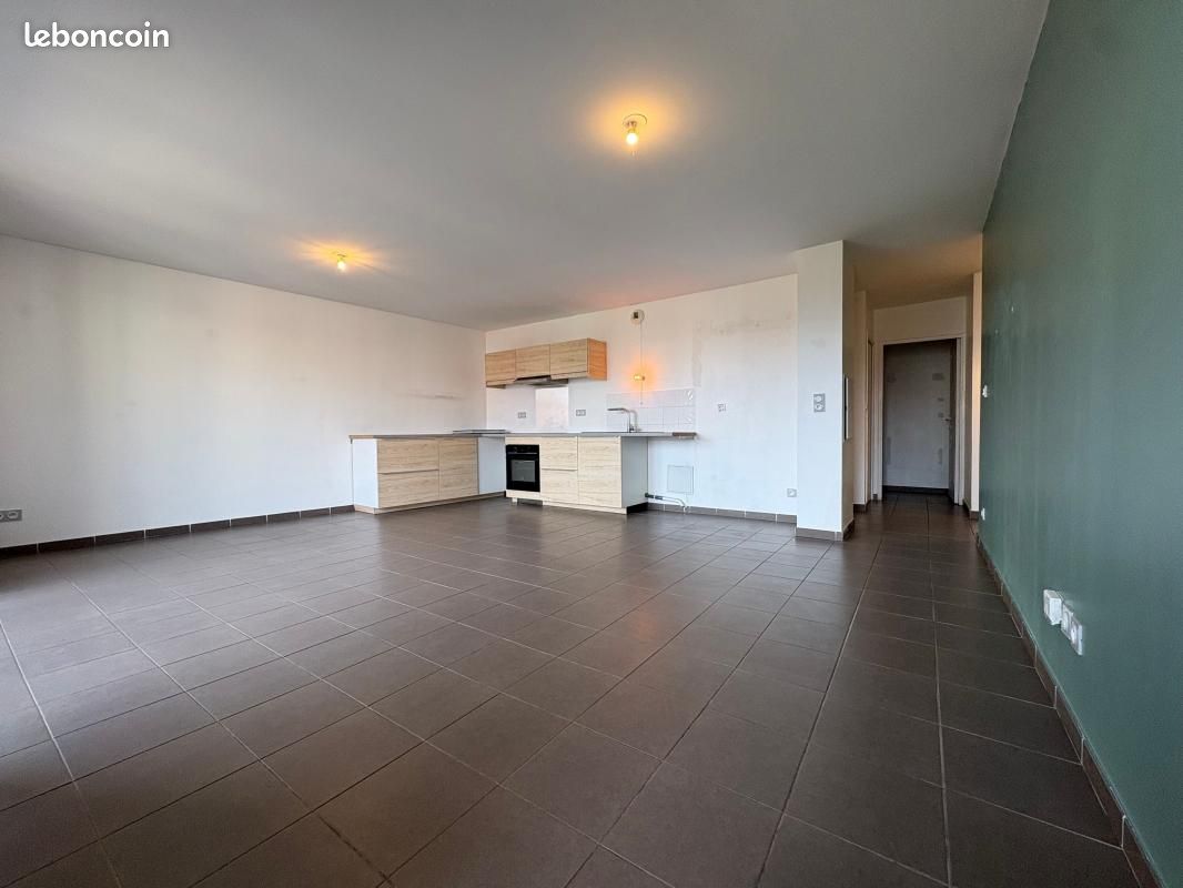 Appartement 3 pièces 77 m² · à Caluire-Et-Cuire · 77 m² · 1 200 €/mois