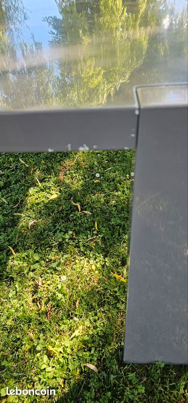 Table (image 3)