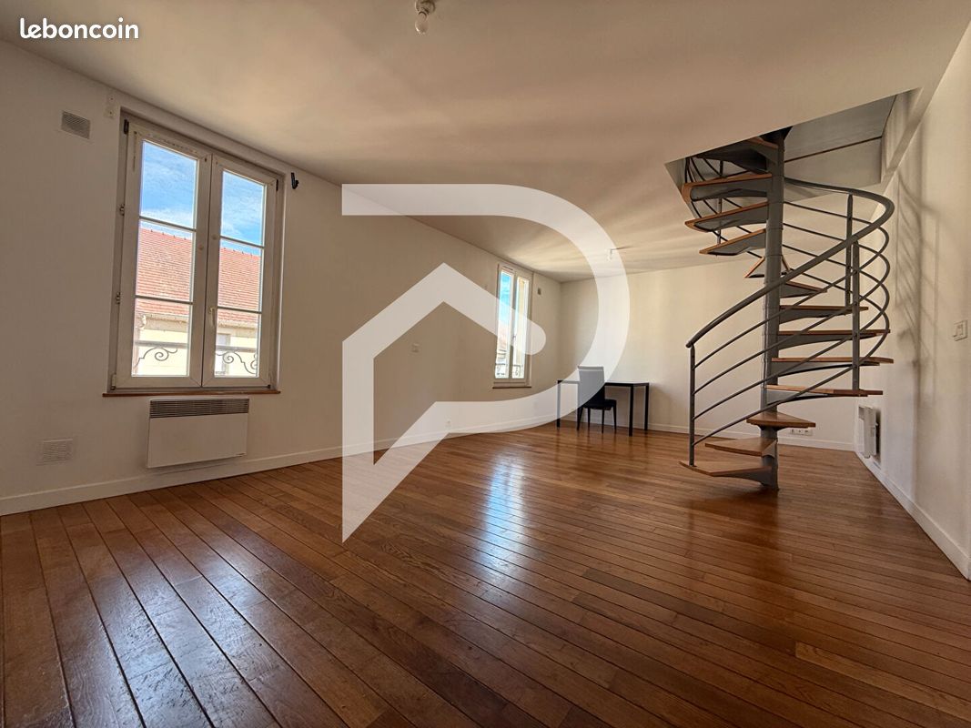 Appartement 3 pièces 56 m² · à Creil · 56 m² · 890 €