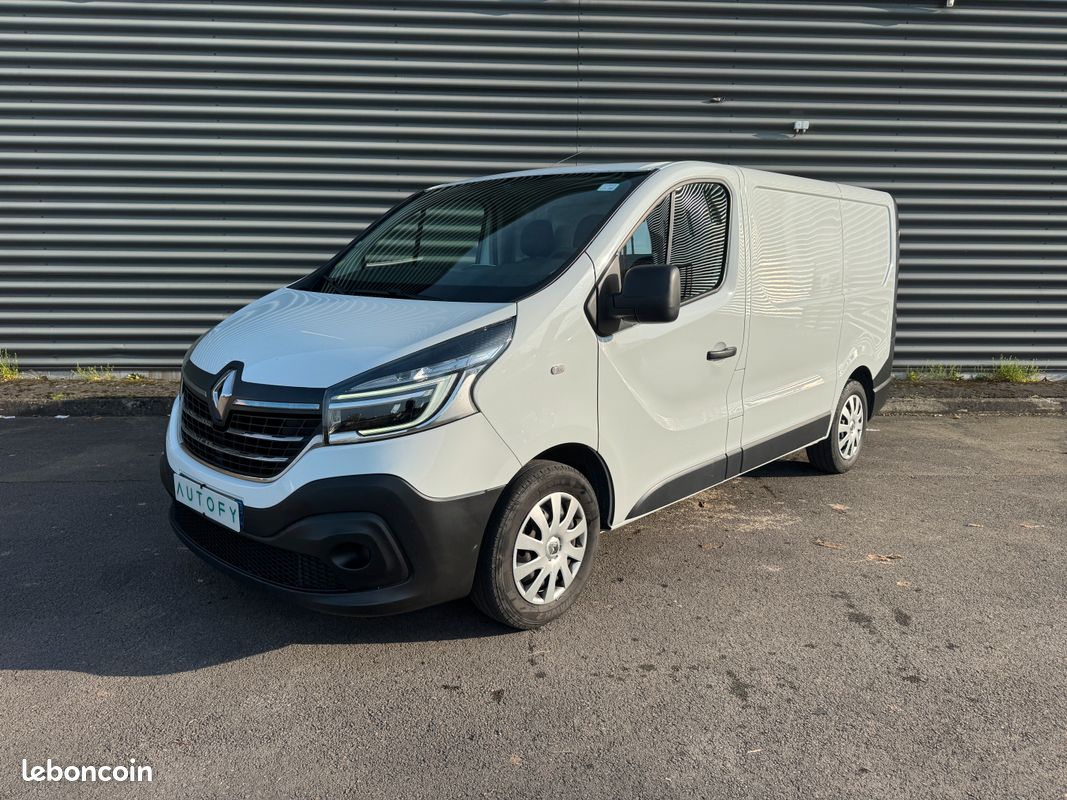 RENAULT TRAFIC III FOURGON GRAND CONFORT L1H1 1200 2.0 DCI 120 (Radar de recul, Climatisation, 1ère main) / HT 13 741 (image 1)