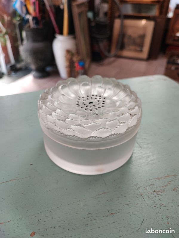 Lalique sublime boîte en verre avec couvercle modèle Dahlia (image 4)