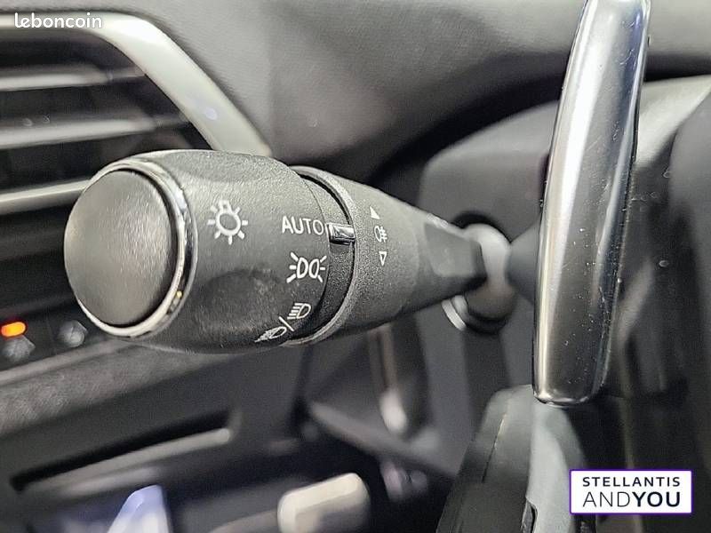 Peugeot 3008 Hybrid4 300 e-EAT8 GT Pack (image 21)