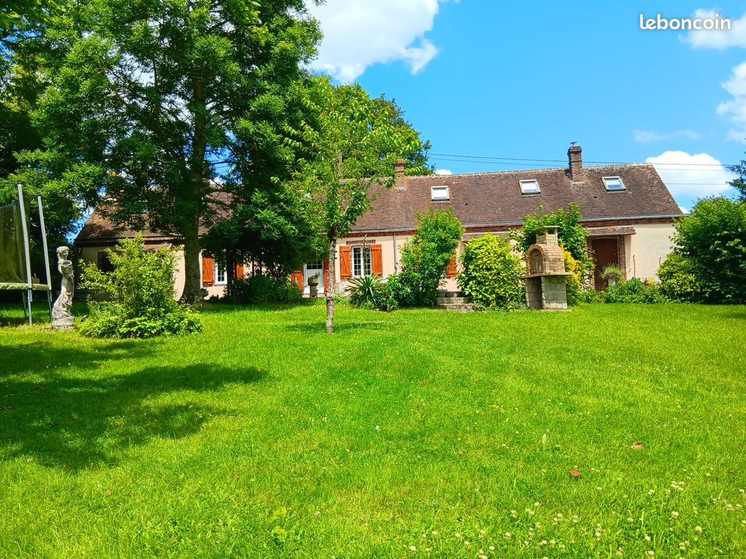 Maison 7 pièces 147 m² · à Combres · 147 m² · 300 000 €