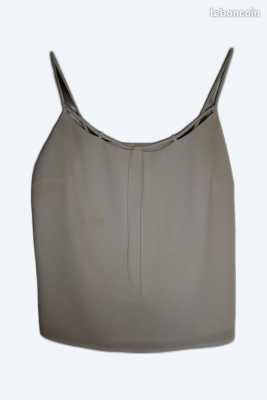 Très joli ensemble blanc pouvant convenir à une mariée (image 1)