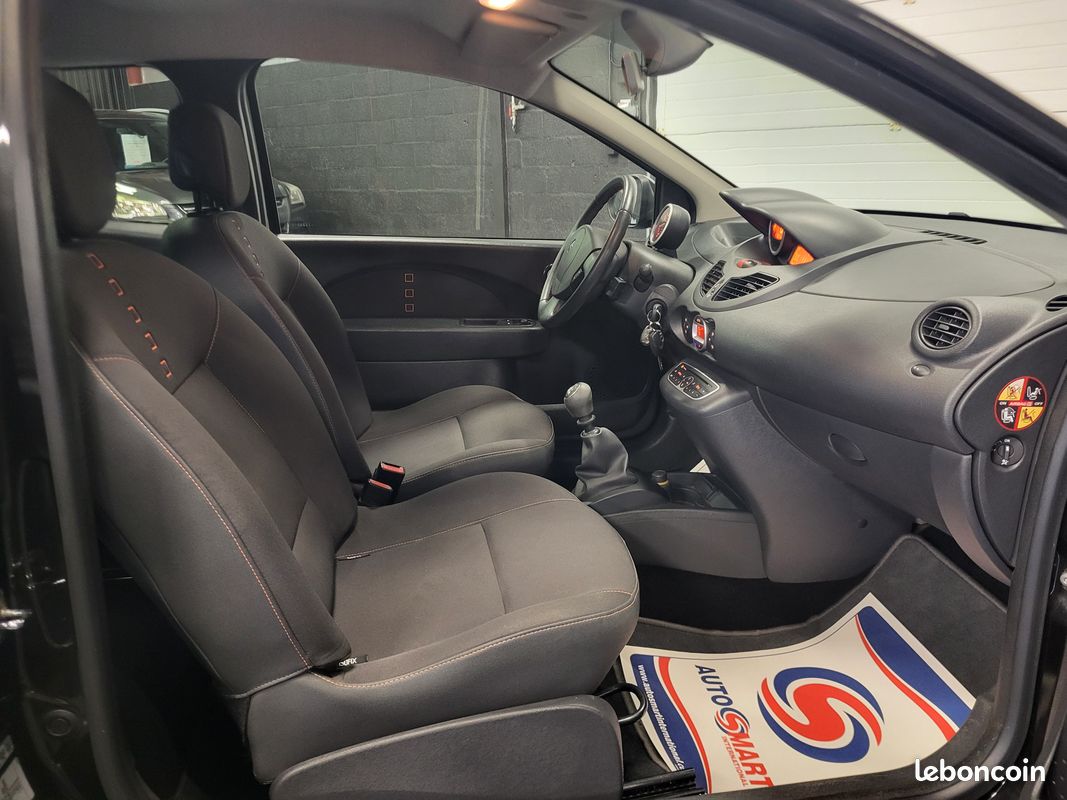 RENAULT Twingo II 1.2 i 16v LEV 75cv Dynamique (1ère Main) (image 5)