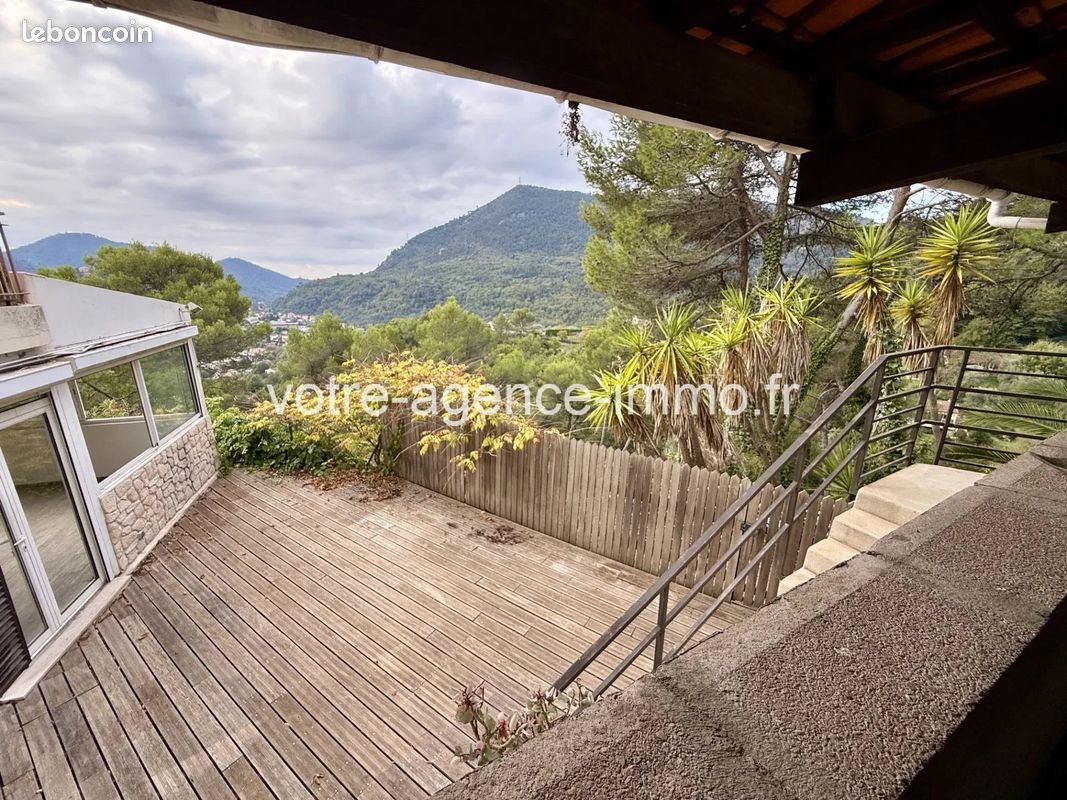 Maison 4 pièces 140 m² · à Tourrette-Levens · 140 m² · 350 000 €