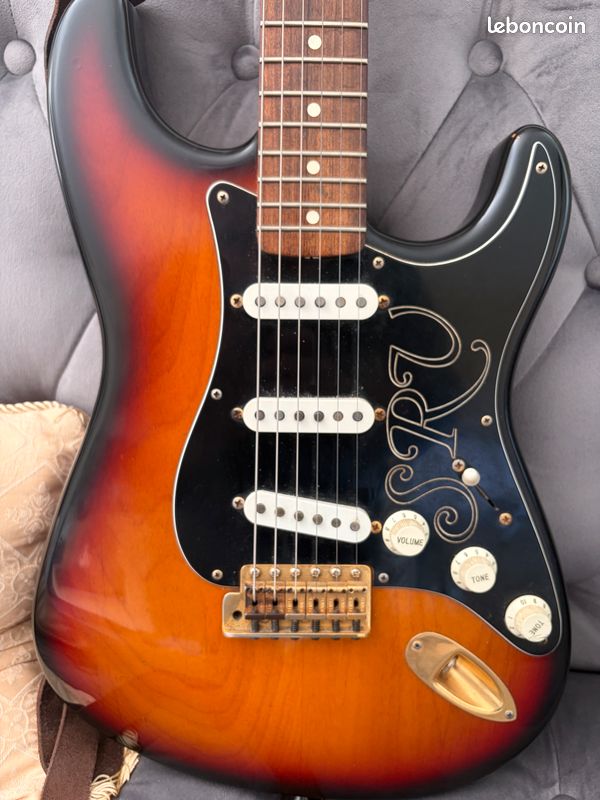 Guitare Fender Stratocaster SRV 1993 (image 2)