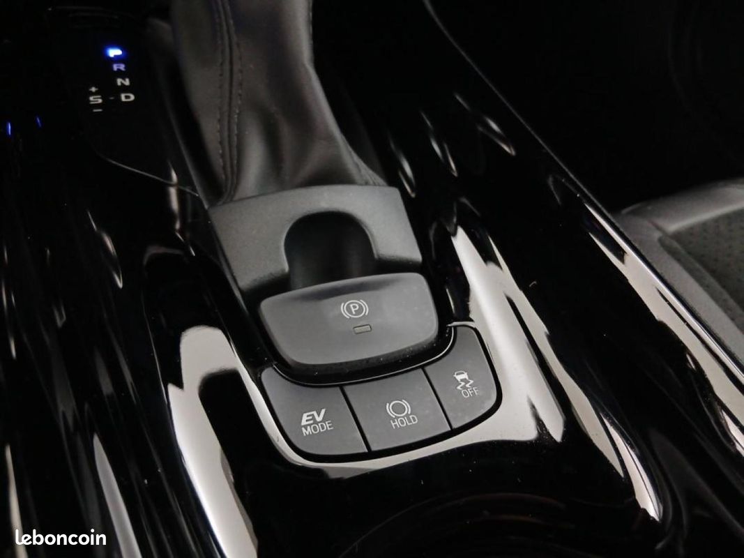 Toyota C-HR 2.0 Hybride 184ch Collection E-CVT (image 19)