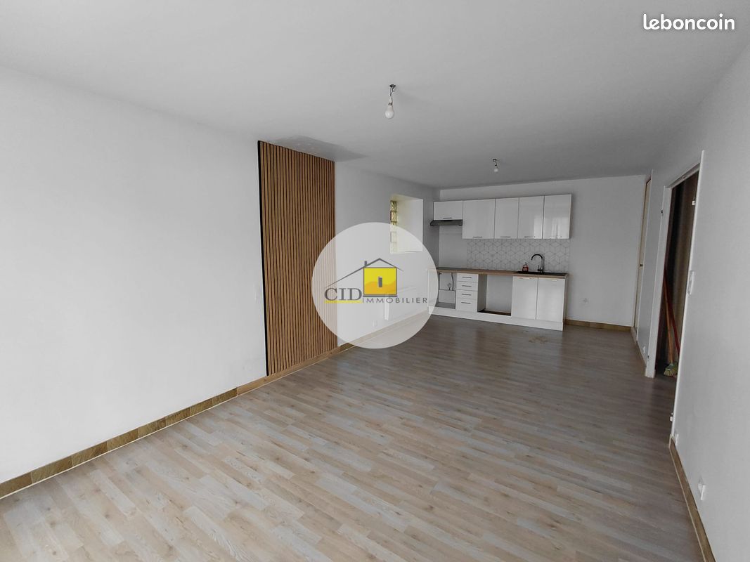 Appartement 4 pièces 85 m² · à Saint-Laurent-de-Mure · 85 m² · 1 200 €/mois