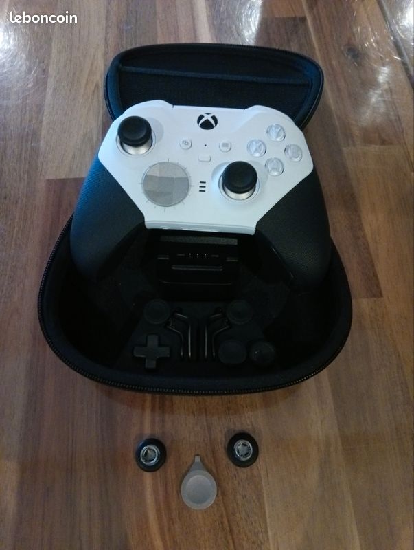 Pack Xbox Series X + Nacon Revolution X Unlimited + Elite 2 REMISE EN MAIN PORPRE UNIQUEMENT (image 8)