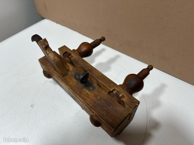 Ancien Rabot En Bois Et Laiton Pour Menuisier - Outil Art Populaire