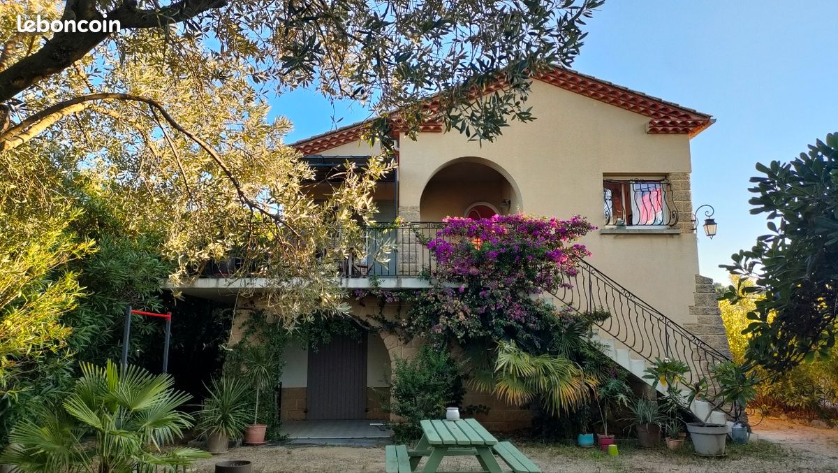 Maison 6 pièces 142 m² · à Laudun-l'Ardoise · 142 m² · 329 000 €
