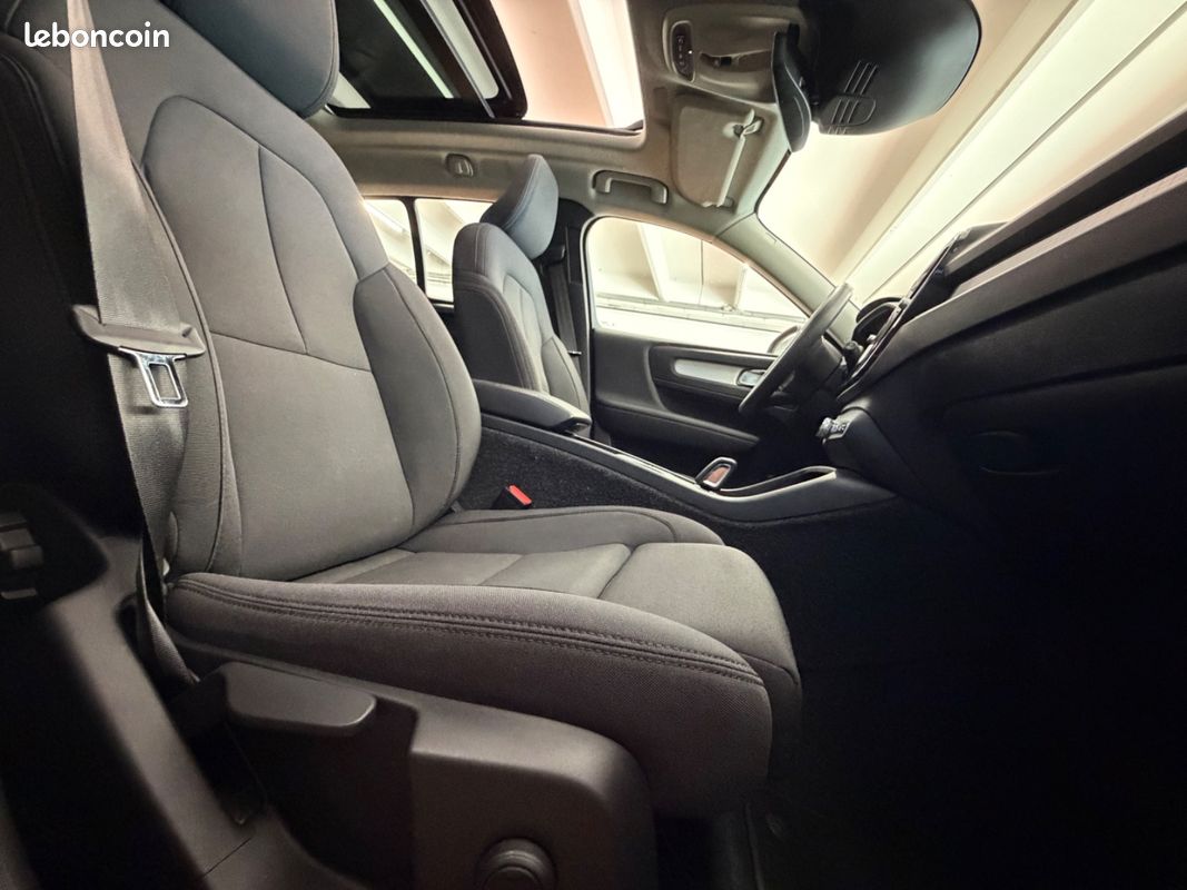 Volvo XC40 T5 Twin engine 261Ch Inscription - TVA RECUPERABLE / 1ERE MAIN / TOIT OUVRANT PANORAMIQUE / COFFRE ELECTRIQUE / CAMERA DE RECUL (image 12)