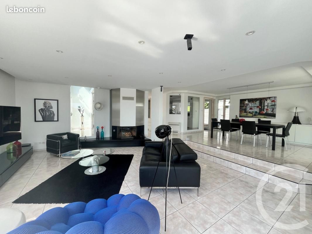 Maison 8 pièces 254 m² · à Oberhausbergen · 254 m² · 960 000 €