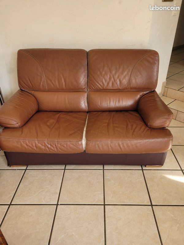 A vendre 2 canapés en cuir (image 1)