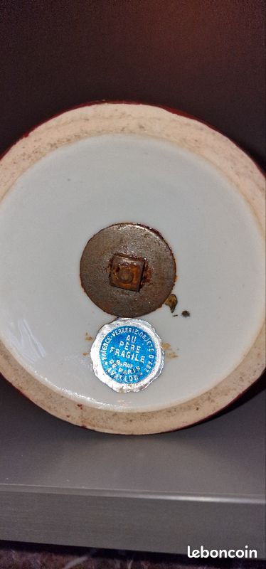 Ancien vase porcelaine, motif floral et tête de Cygne, Verrerie Au Pere Fragile, Avallon (image 8)