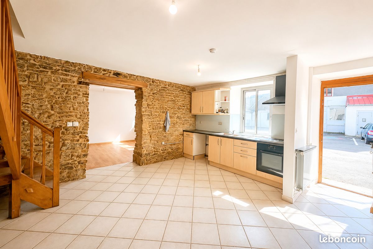 Appartement 3 pièces 93 m² · à Pont-de-Roide-Vermondans · 93 m² · 108 800 €