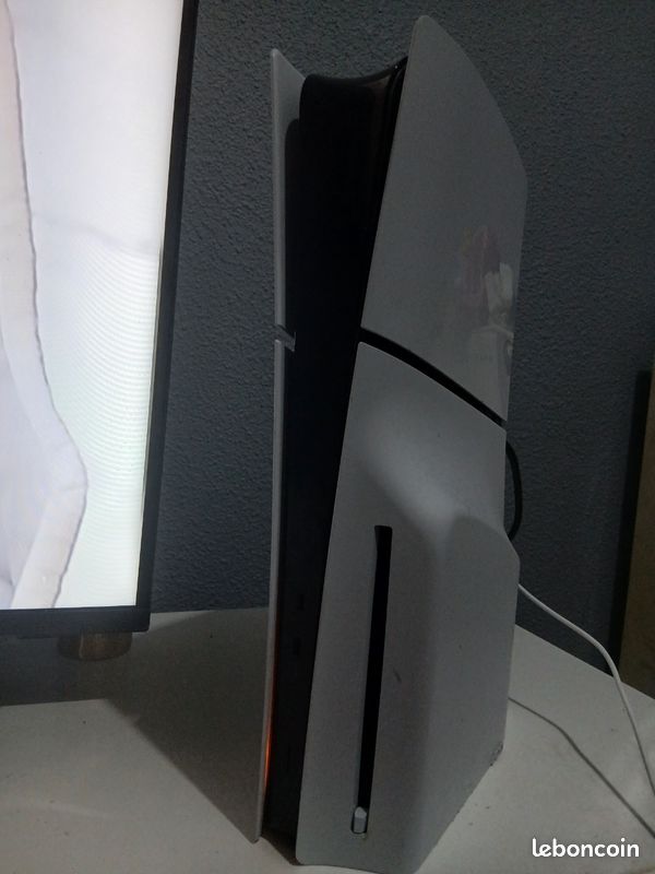 Play 5 (image 1)