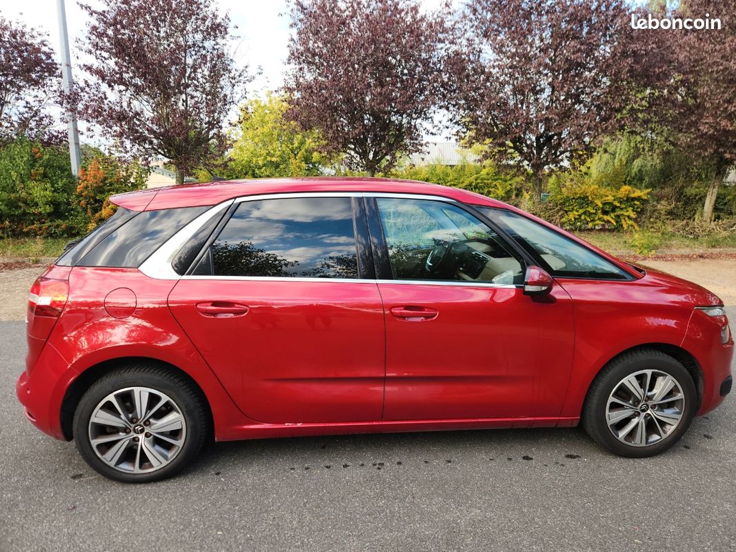 Citroën C4 PICASSO II - Année 06-2015 (image 2)