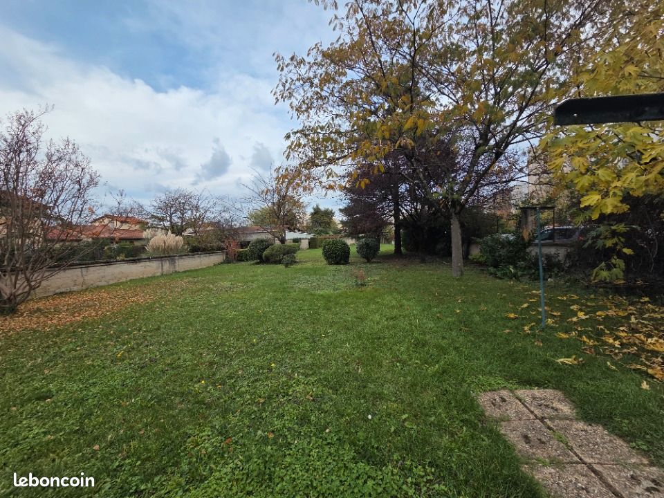 Terrain 453 m² Vaulx En Velin · à Vaulx-en-Velin · 145 000 €