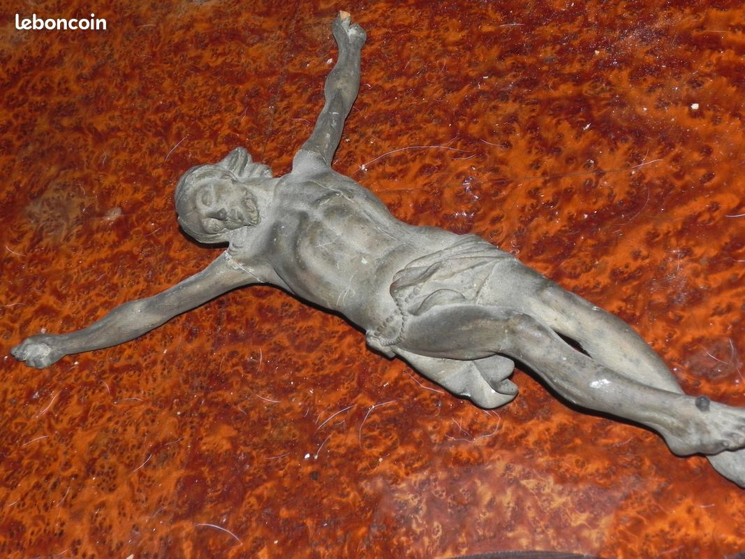 Grand Christ En Bois Sculpté Polychrome 18éme Siècle