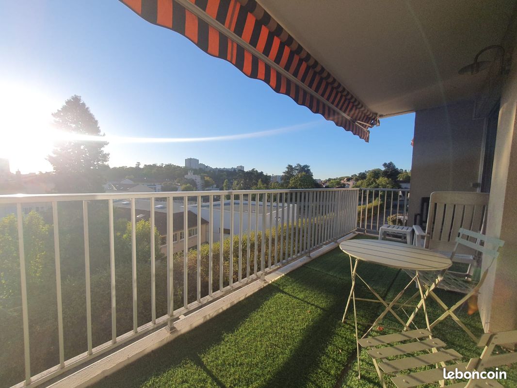 Appartement 3 pièces 90 m² · à Oullins-Pierre-Bénite · 90 m² · 1 300 €/mois