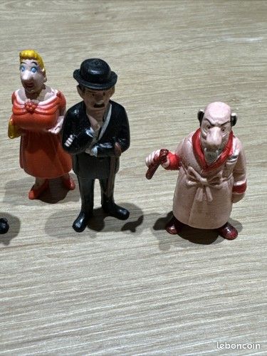 Lot de 9 Figurines TINTIN diverses (dont esso belvision