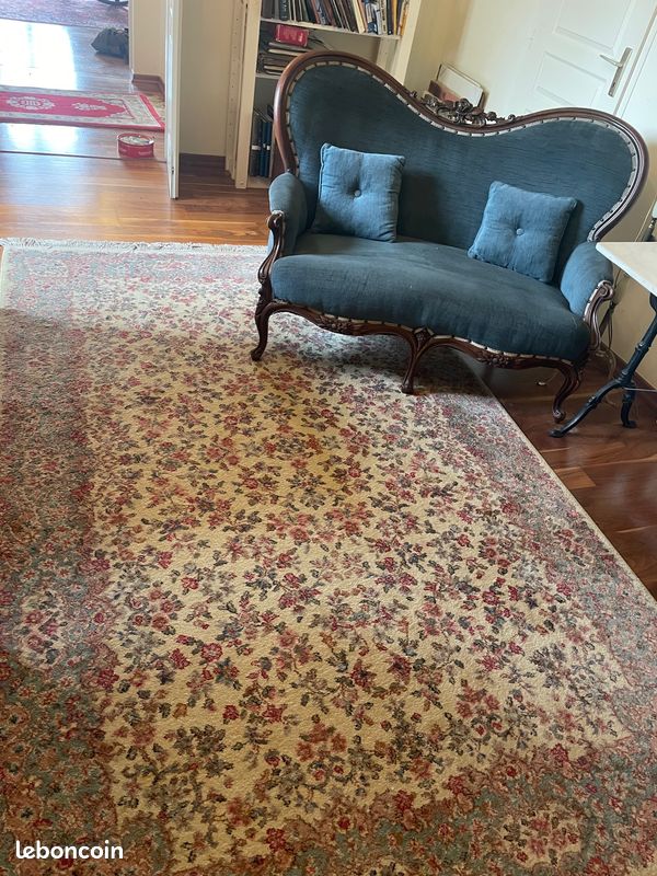 Tapis a fleurs roses avec fond crème (image 2)