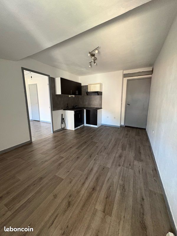 Appartement 2 pièces 30 m² · à Pélissanne · 30 m² · 550 €/mois