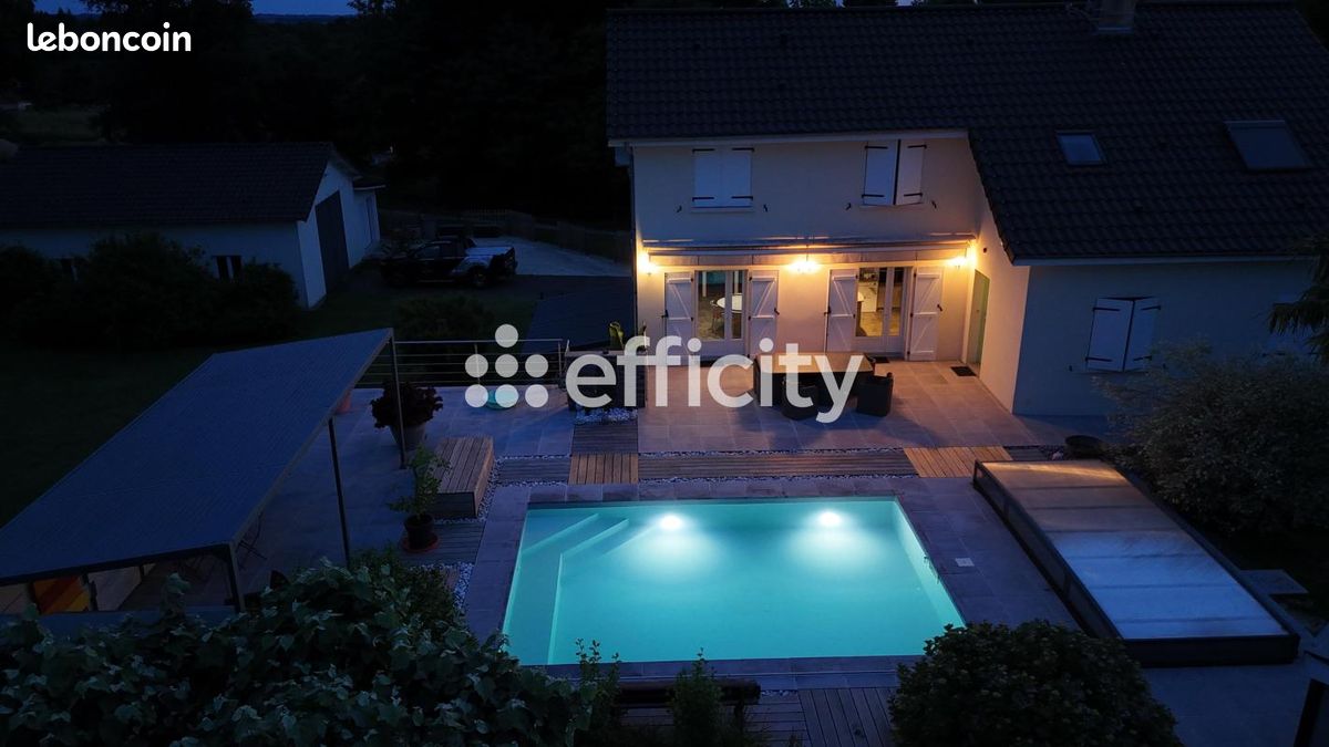 Maison 7 pièces 220 m² · à Saint-Mathieu · 220 m² · 320 000 €