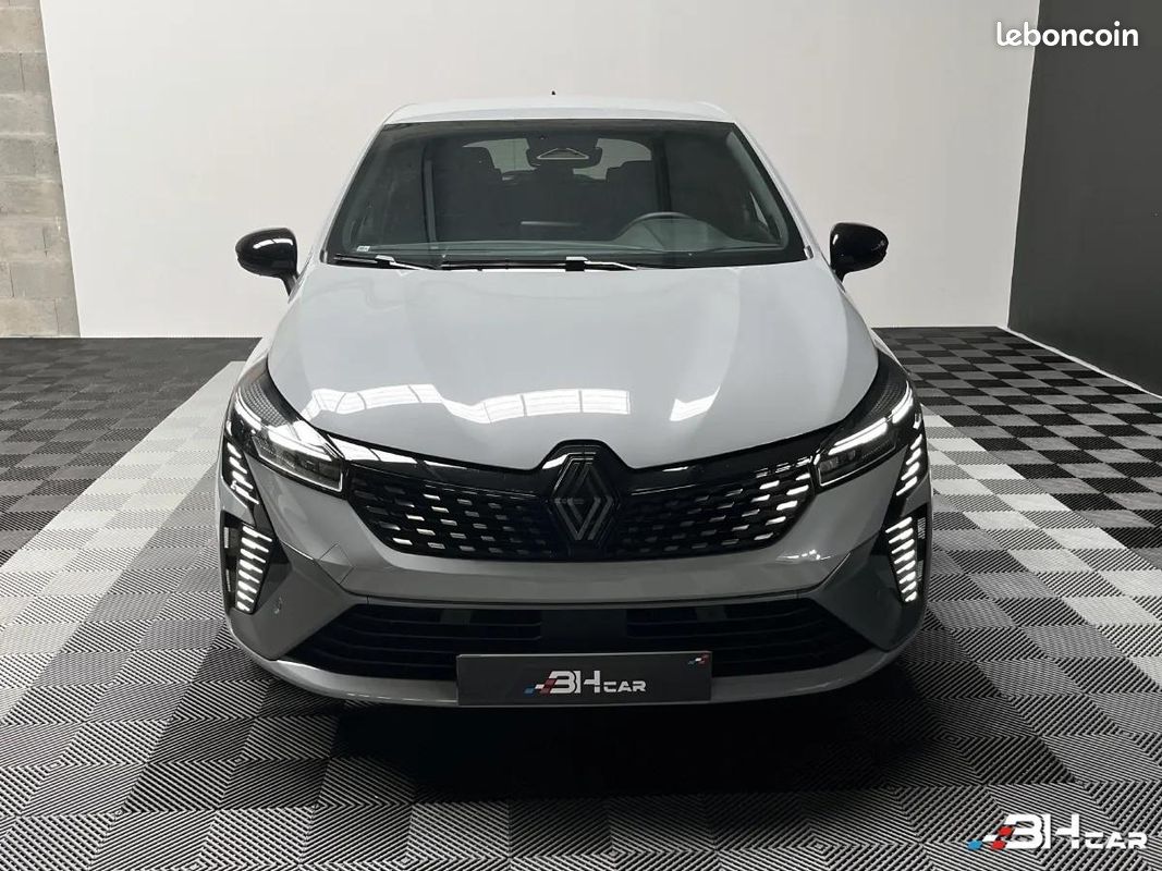 Renault Clio 1.6 E-Tech 145ch Full Hybrid Esprit Alpine (image 2)