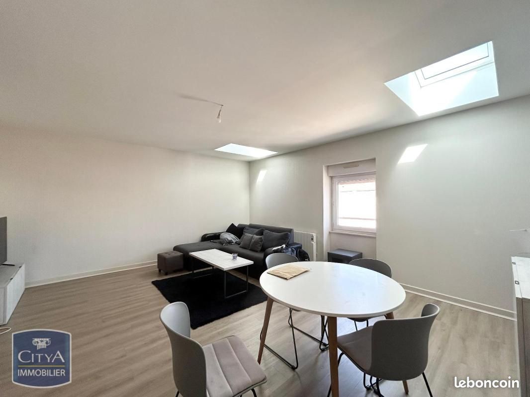 Appartement 4 pièces 86 m² · à Le Coteau · 86 m² · 690 €/mois