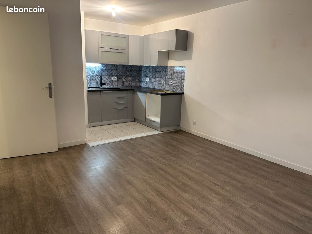 Appartement 2 pièces 41 m² · au Blanc-Mesnil · 41,4 m² · 813 €/mois