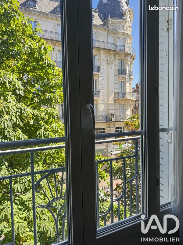 Appartement 8 pièces 230 m² · à Grenoble · 230 m² · 390 000 €