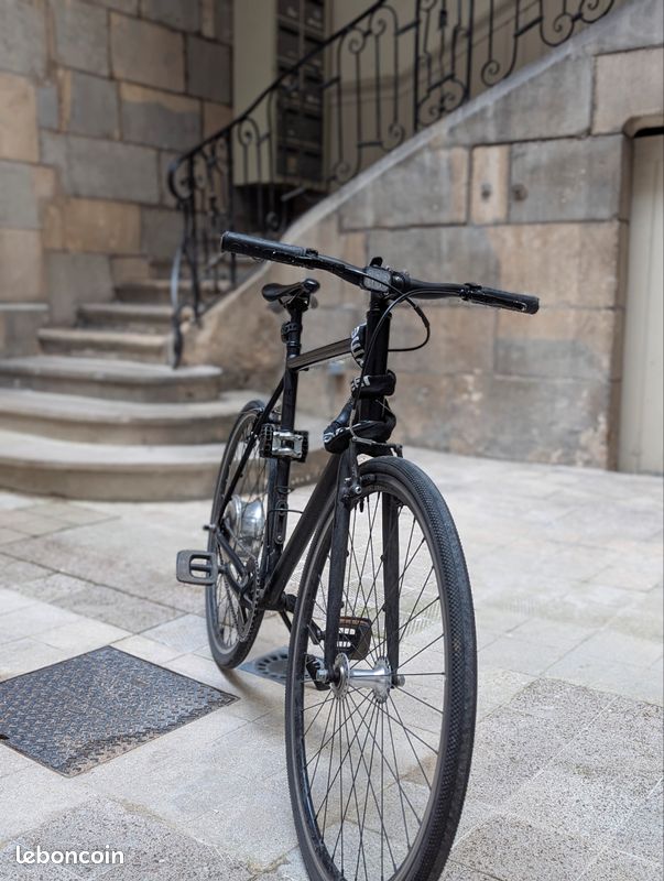 Vélo électrique élégant et léger (image 8)