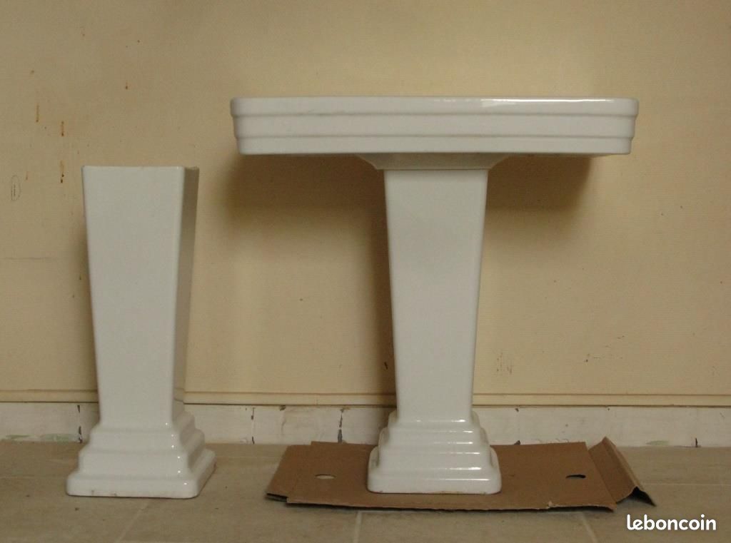 Originale coiffeuse en porcelaine blanche (image 1)