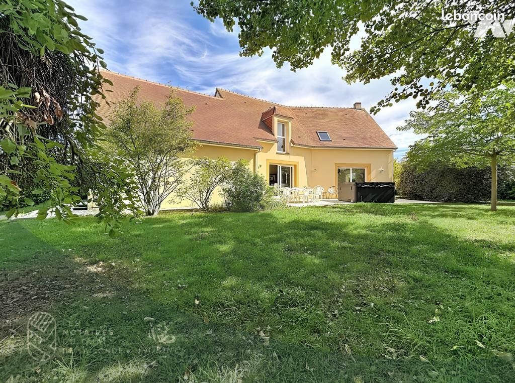 Maison 6 pièces 179 m² · à Éterville · 179 m² · 555 700 €