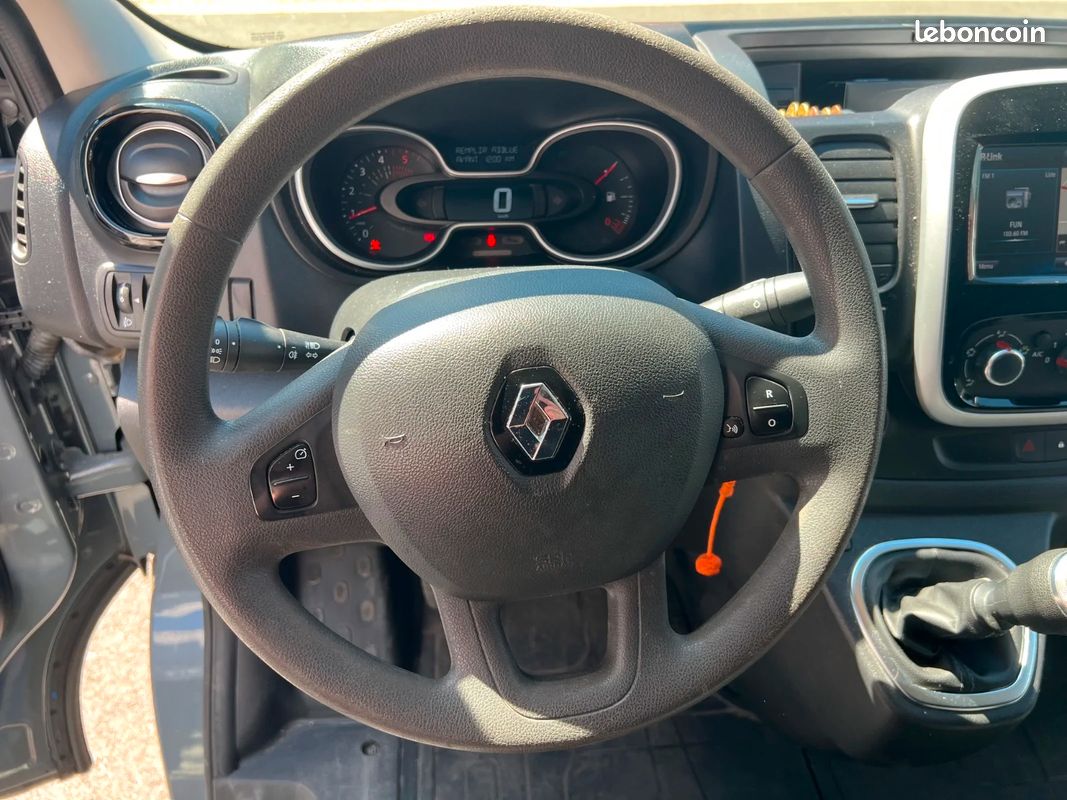 Renault trafic fourgon frigo l1h1 1000 kg 2.0l dci 120ch confort (image 12)