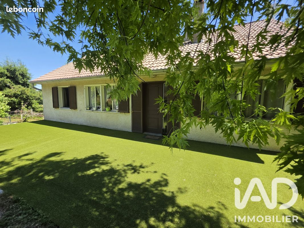 Maison 8 pièces 140 m² · à Saint-Rémy-en-Rollat · 140 m² · 124 000 €