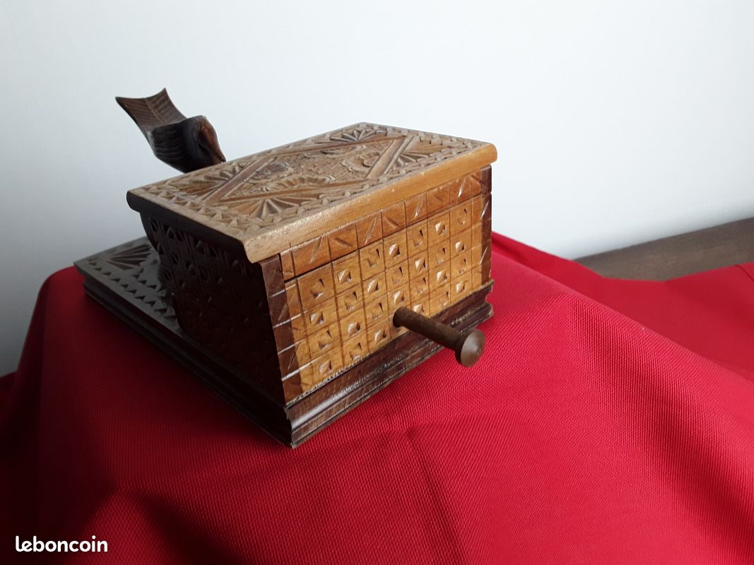 Distributeur de cigarettes oiseau en bois vintage (image 3)