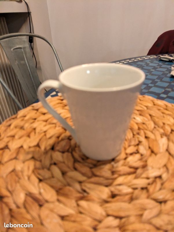 Mug (image 2)