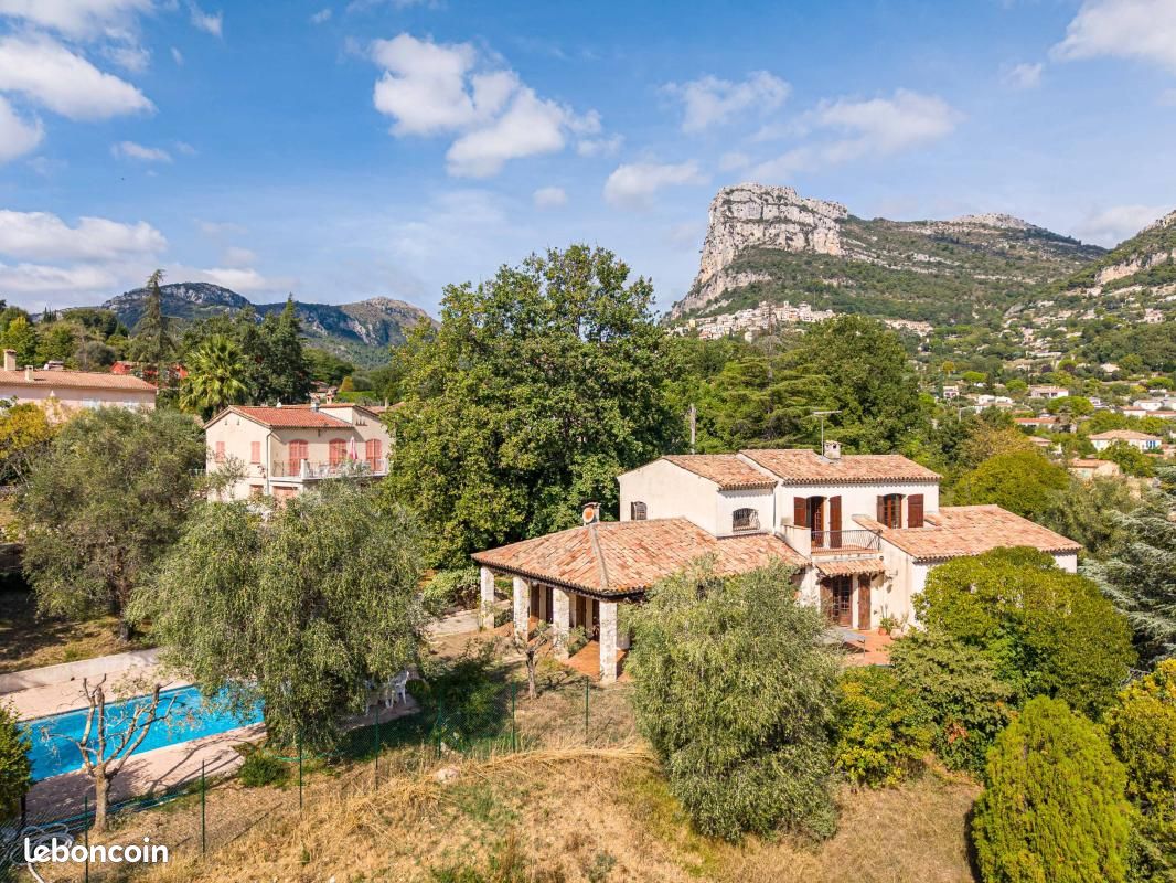 Maison 6 pièces 202 m² · à La Gaude · 202 m² · 885 000 €