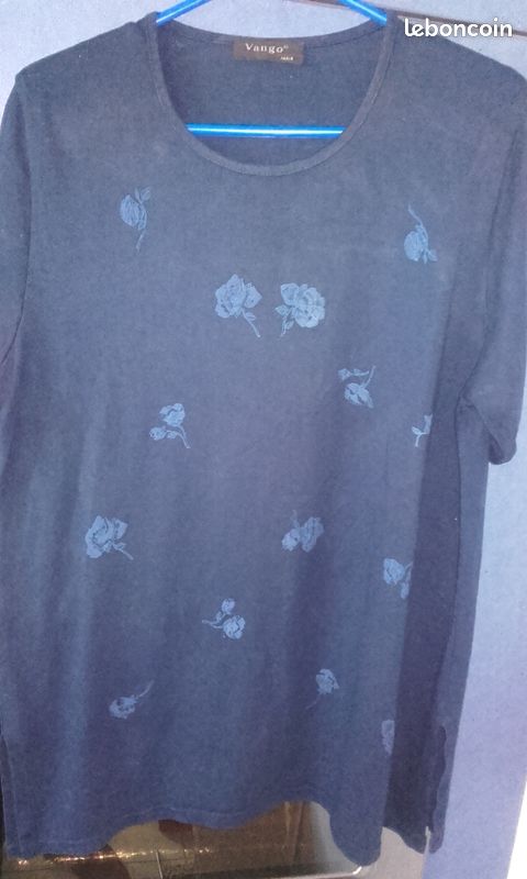 Tunique marine avec roses 50/52(ap) (image 1)