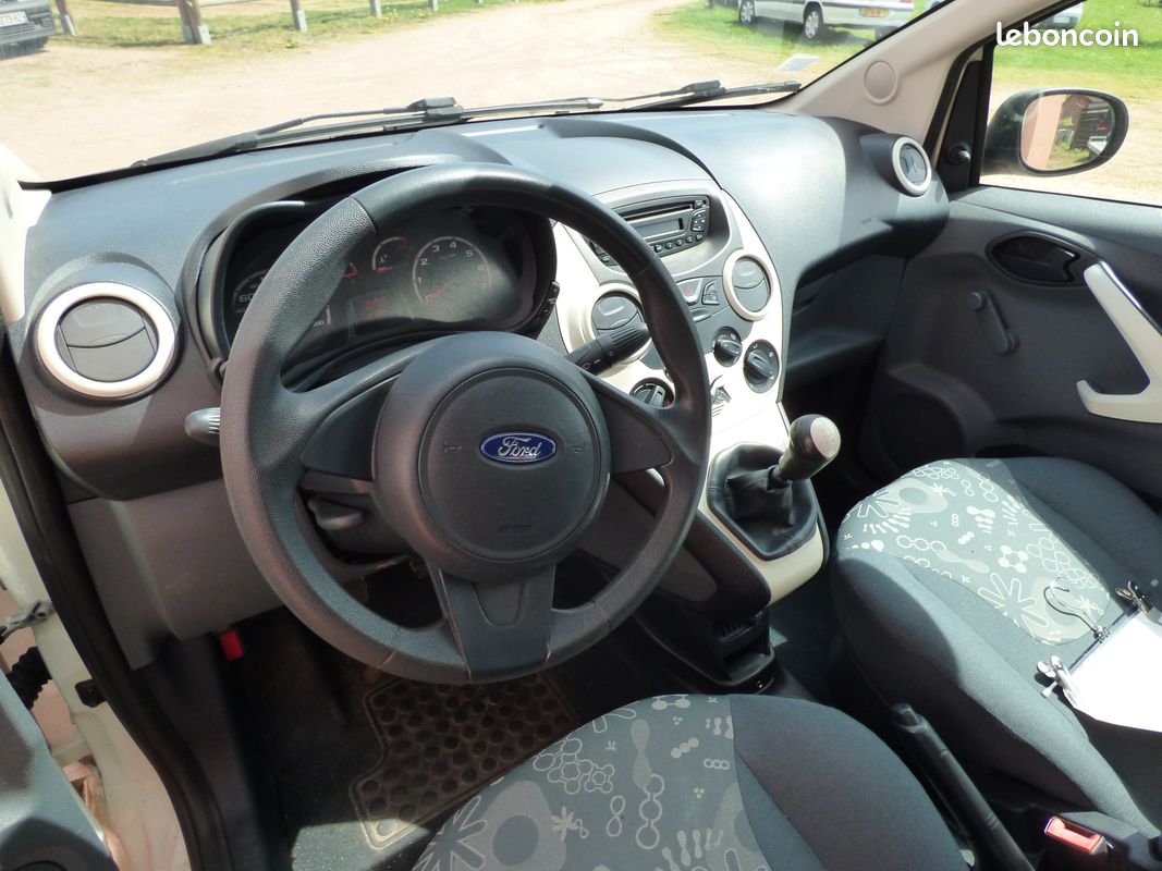 FORD KA ESSENCE 81000 kms ENTRETIENS COMPLET EFFECTUE (image 2)