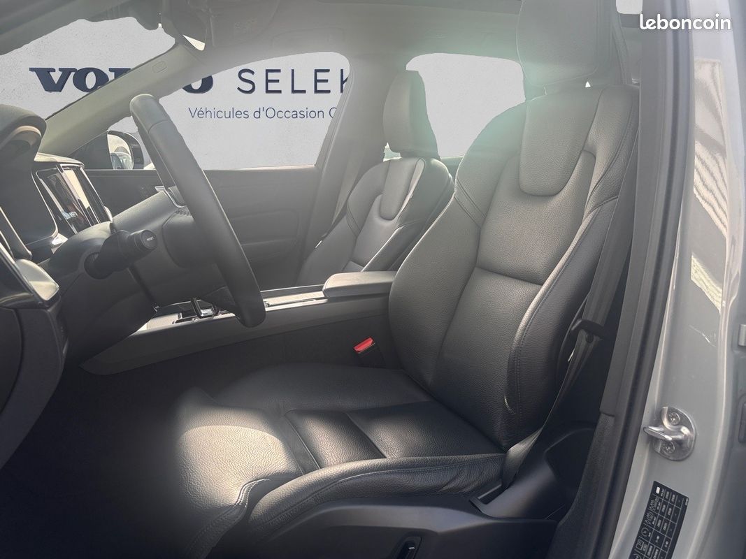 VOLVO XC60 B4 197 ch Geartronic 8 Plus Style Dark (image 5)