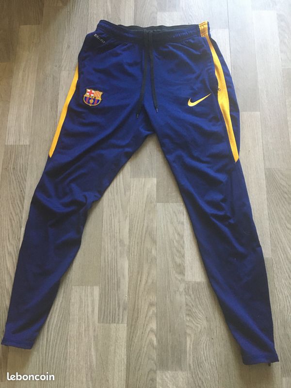 Survêtement nike (image 1)