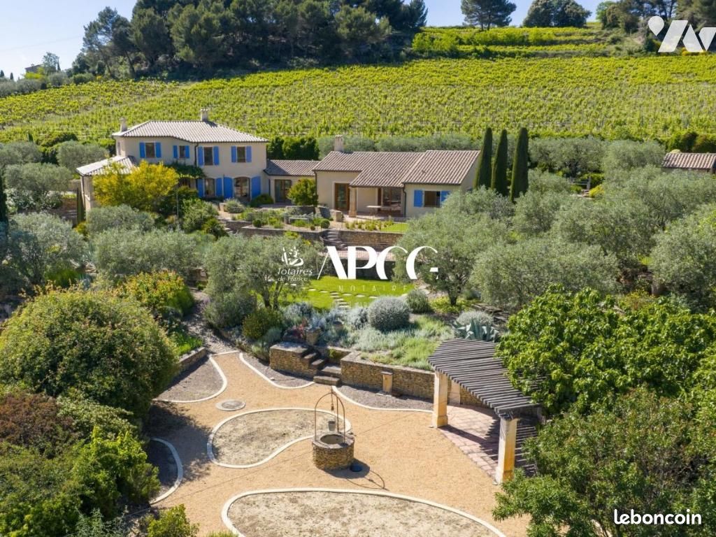 Maison 8 pièces 250 m² · à Vinsobres · 250 m² · 920 000 €