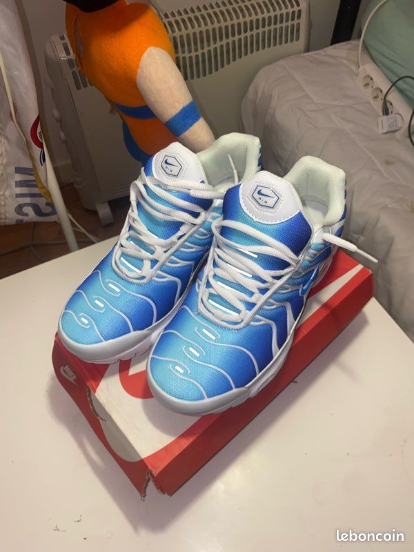 TN blanche bleu Chaussures