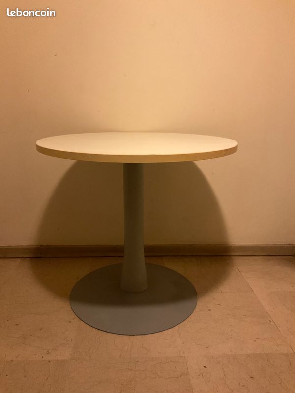 Table de bistrot (image 1)