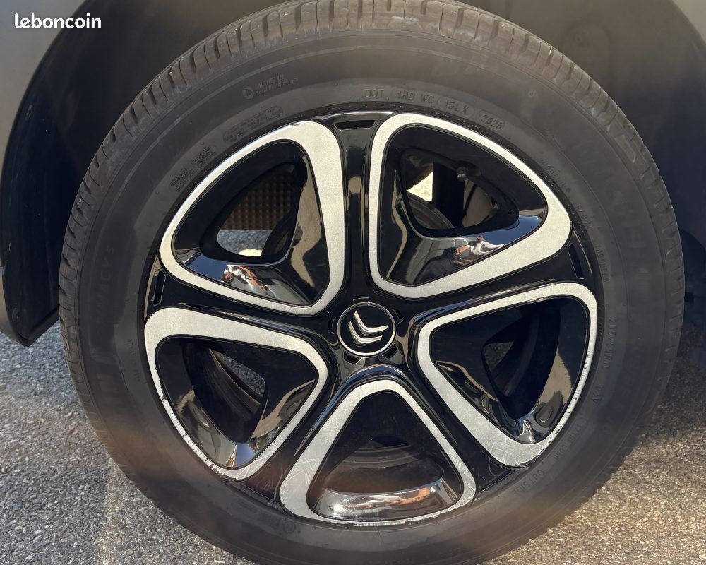 CITROEN C3 - Finition LIVE - 83 ch - DISTRIBUTION NEUVE - Entretient complet - Garantie 6 mois (image 20)